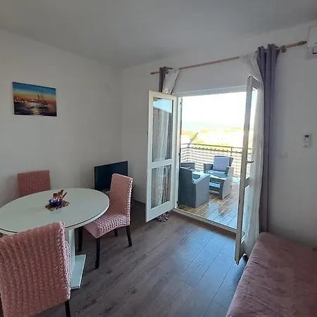 With Parking Space Brodarica, - 21888 Apartman Sibenik
