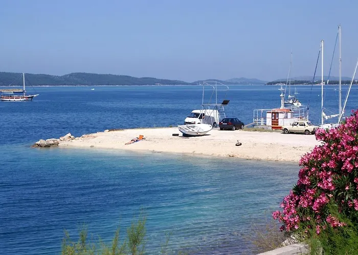 Appartement With Parking Space Brodarica, - 21888 Šibenik